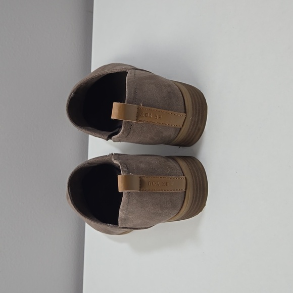 Dr. Scholl's Ruler Slip-on Taupe Loafer - Picture 5 of 8